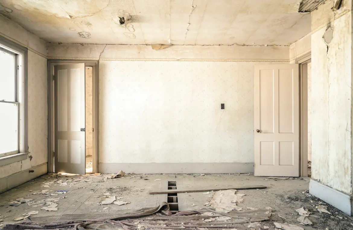 Waste disposal crew managing a cleanout project in Guntersville